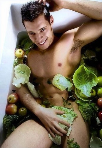 Un homme nu dans un bain : 20 juillet 2010