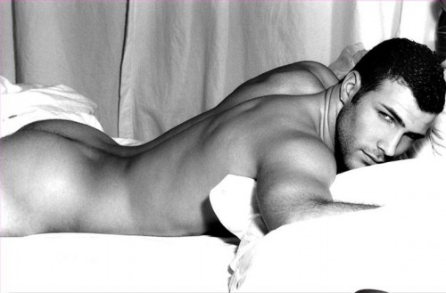 Homme nu artistique du 25 juillet 2010 Un homme nu artistique : 25 juillet 2010