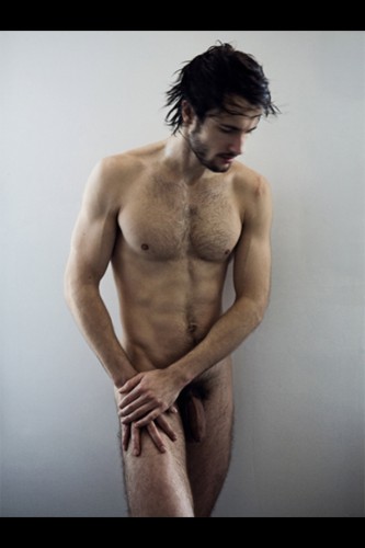 Un homme nu intégral et latino : 13 janvier 2011