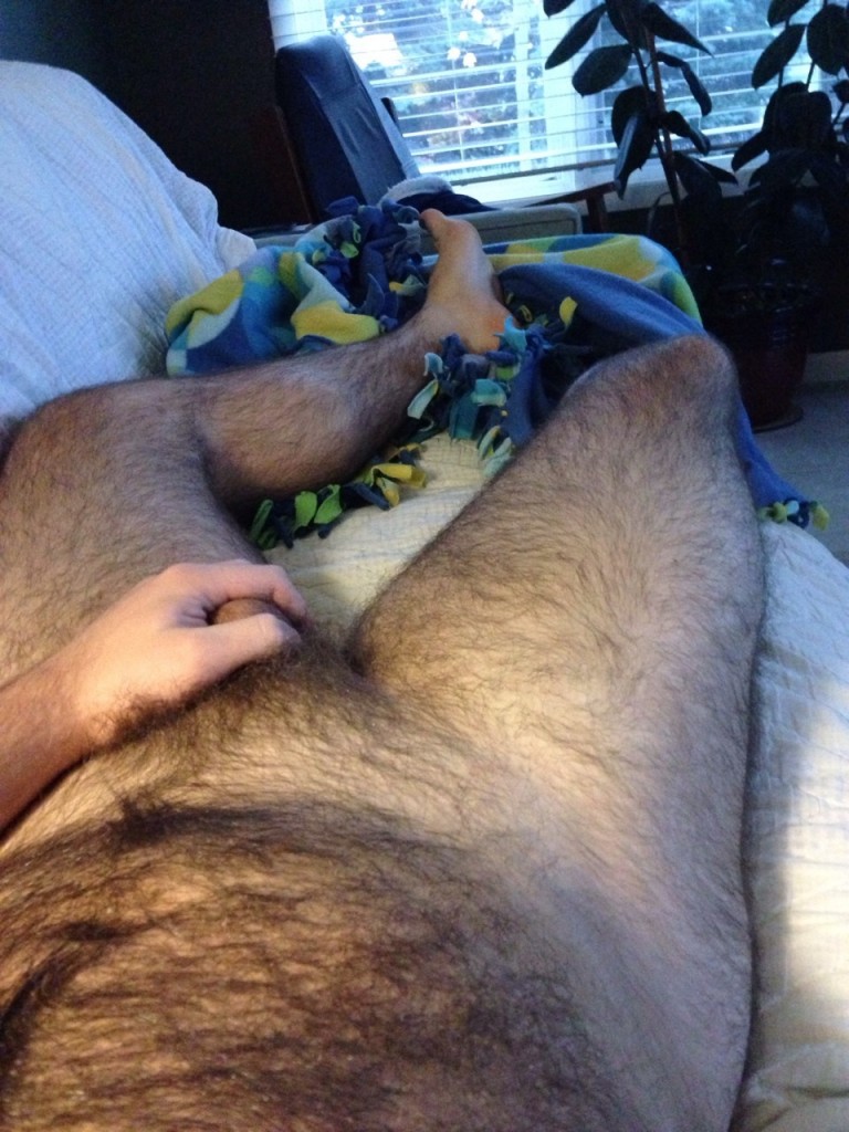 homme musclé poilu sexe en foret homme musclé poilu sexe en foret