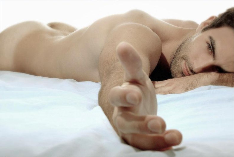Homme nu au lit du 31 juillet 2010