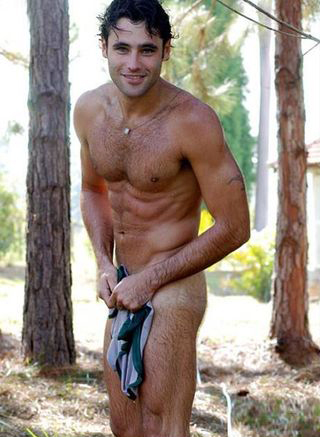 Homme nu dans les bois du 20 août 2010