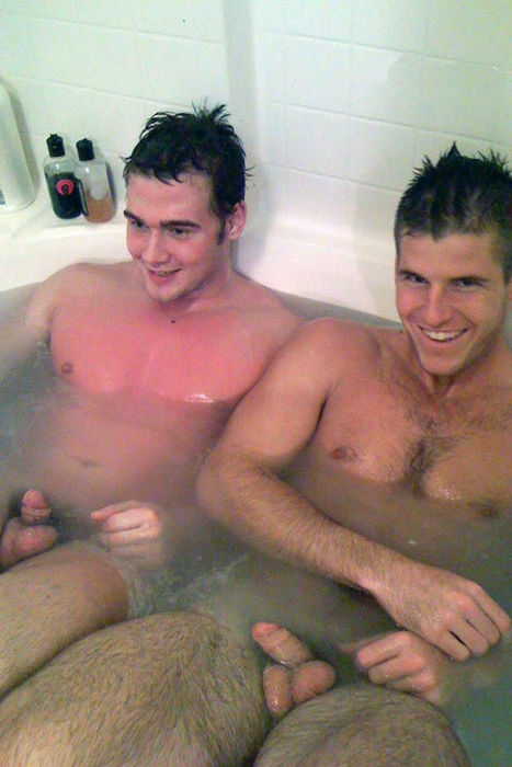 Hommes nus dans le bain du 13 septembre 2010