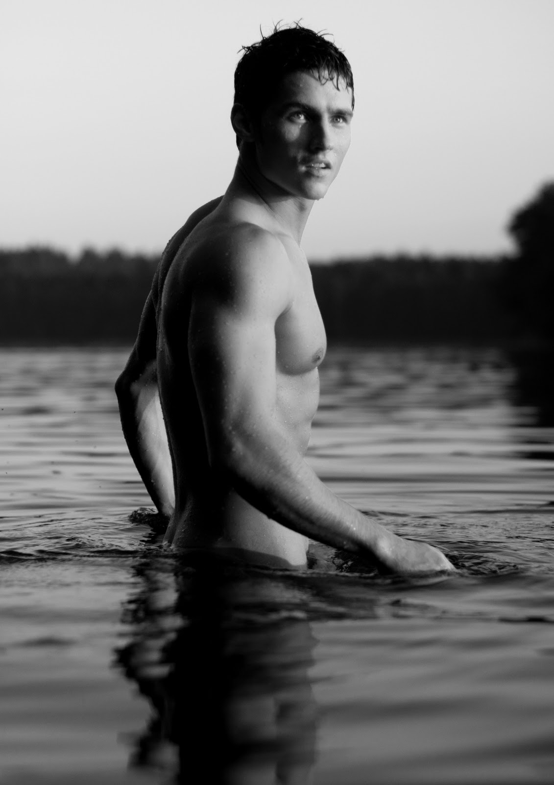 Homme nu dans l’eau du 1er décembre 2010
